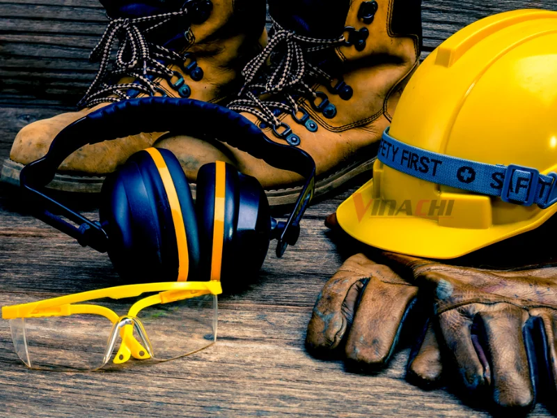 Thiết bị bảo hộ lao động: An toàn và Chất lượng cho môi trường làm việc